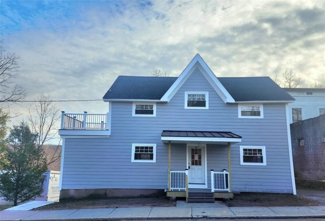 101 Main St in Brewster, NY - Building Photo