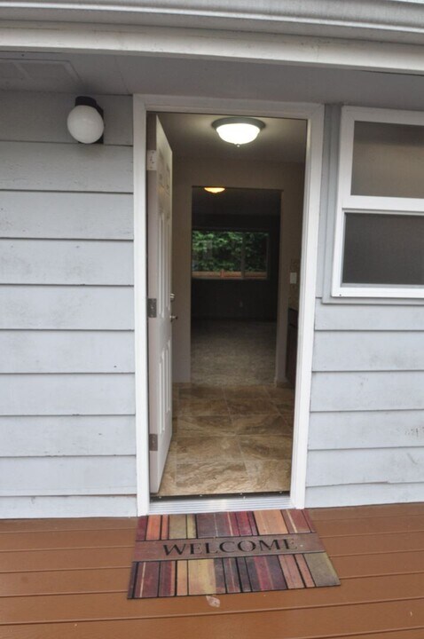 12408-12410 27th Pl W in Everett, WA - Building Photo