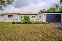 397 SW 14th Ct in Pompano Beach, FL - Building Photo - Building Photo