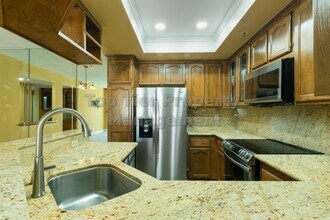 5875 Friars Rd in San Diego, CA - Building Photo - Building Photo