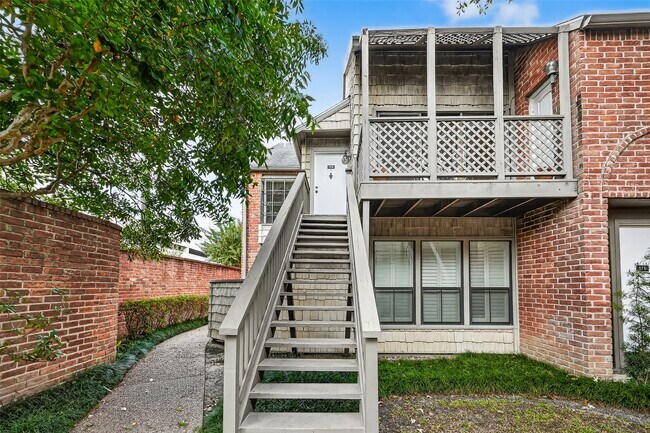 2829 Timmons Ln in Houston, TX - Foto de edificio - Building Photo