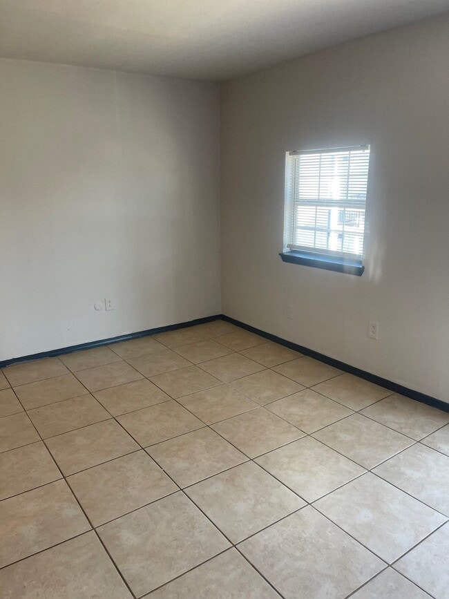 property at 1800 N Wayside Dr