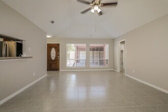 16919 Amidon Dr in Spring, TX - Foto de edificio - Building Photo