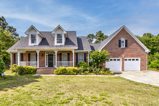 property at 3128 Braemar Ln