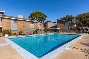 Country Crest Townhomes in Odessa, TX - Building Photo
