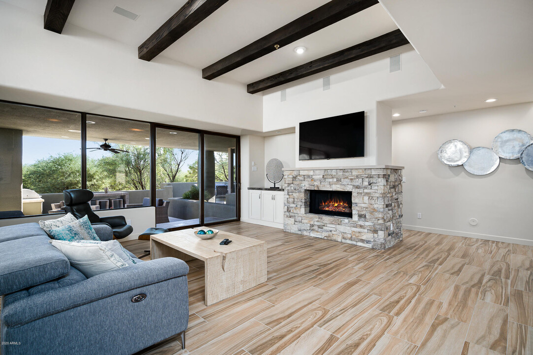 10071 E Graythorn Dr in Scottsdale, AZ - Building Photo