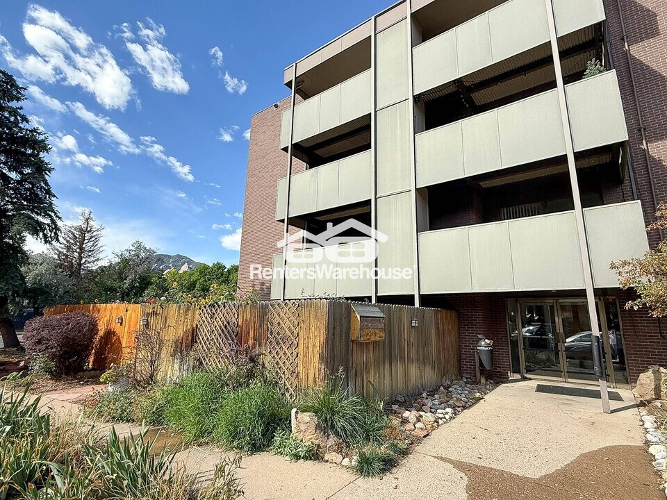 2227 Canyon Blvd in Boulder, CO - Building Photo
