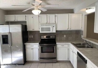 1819 Ashmore Green Dr in Jacksonville, FL - Building Photo - Building Photo