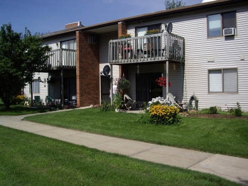 Metea Court Apartments Phase 1 in Buchanan, MI - Building Photo