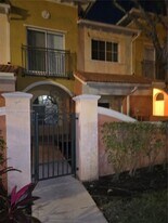 1304 N Santa Catalina Cir in North Lauderdale, FL - Building Photo