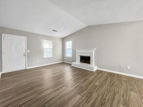 2135 Valley Oaks Dr SE in Smyrna, GA - Building Photo - Building Photo
