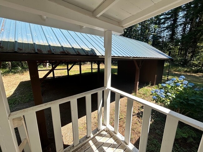 3675 Alm Rd in Everson, WA - Building Photo - Building Photo
