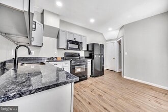 25 Adella Ave in Hamilton Township, NJ - Building Photo - Building Photo