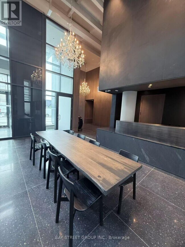 28 Interchange Wy in Vaughan, ON - Building Photo - Building Photo