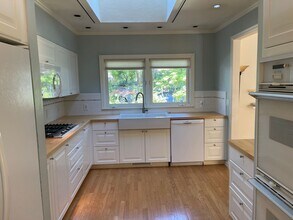 2838 SW Miles St in Portland, OR - Building Photo - Building Photo