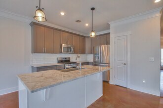 1319B Pillow St in Nashville, TN - Building Photo - Building Photo