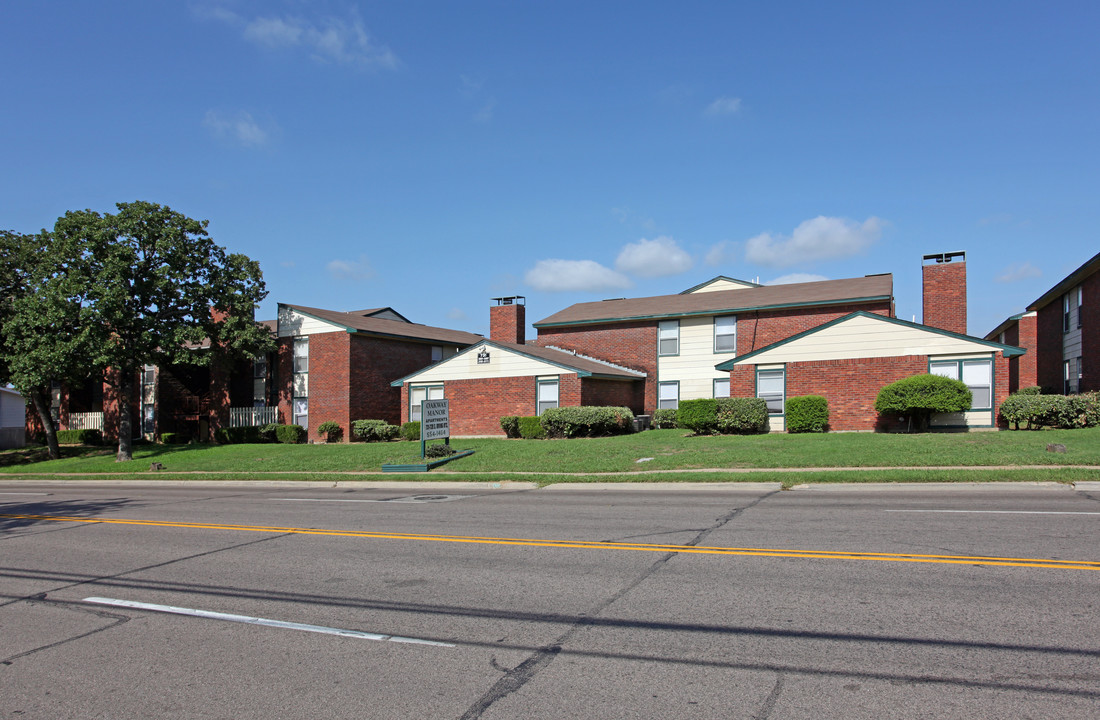 Oakway Manor Apartments in Irving, TX - Building Photo