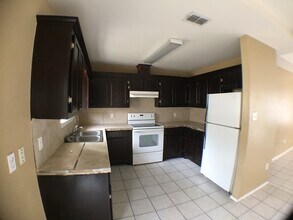 6905 N 8th St in McAllen, TX - Building Photo - Building Photo