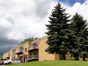 Valley Terrace Apartments in Minot, ND - Foto de edificio - Building Photo