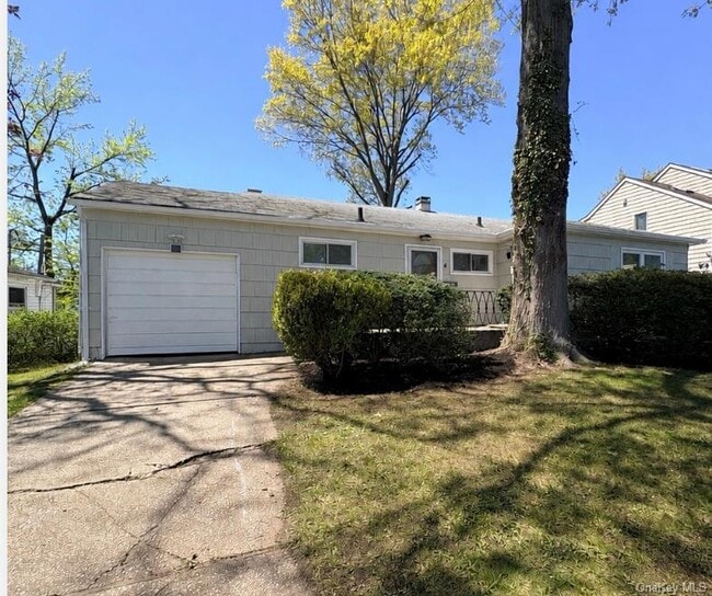property at 4 Hope Dr