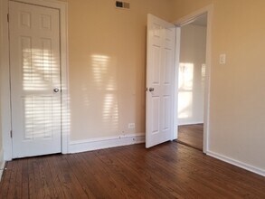 829 Dobson St, Unit 3 in Evanston, IL - Building Photo - Building Photo