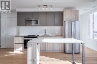 3100 Keele St in Toronto, ON - Building Photo - Building Photo