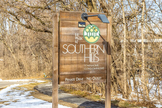 The Park at Southern Hills in Des Moines, IA - Building Photo - Building Photo