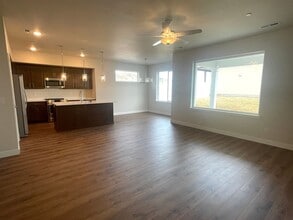 2560 Clark Rdg Dr in Richland, WA - Building Photo - Building Photo