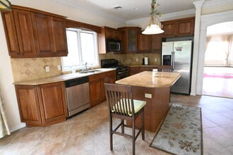 434B 7th St in Palisades Park, NJ - Foto de edificio - Building Photo