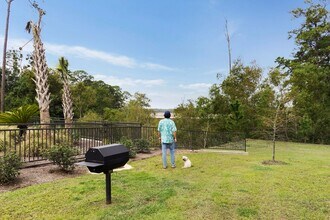 2501 Bienville Blvd in Ocean Springs, MS - Foto de edificio - Building Photo