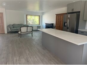 30872 Janlor Dr in Westlake Village, CA - Building Photo - Building Photo