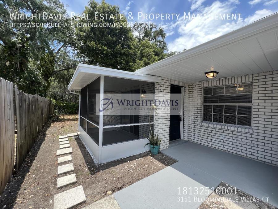 3151 Bloomingdale Villas Ct in Brandon, FL - Building Photo