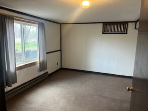 604 W Oak St, Unit B in Osakis, MN - Building Photo - Building Photo