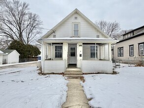 1014 10th St in Beloit, WI - Building Photo - Building Photo