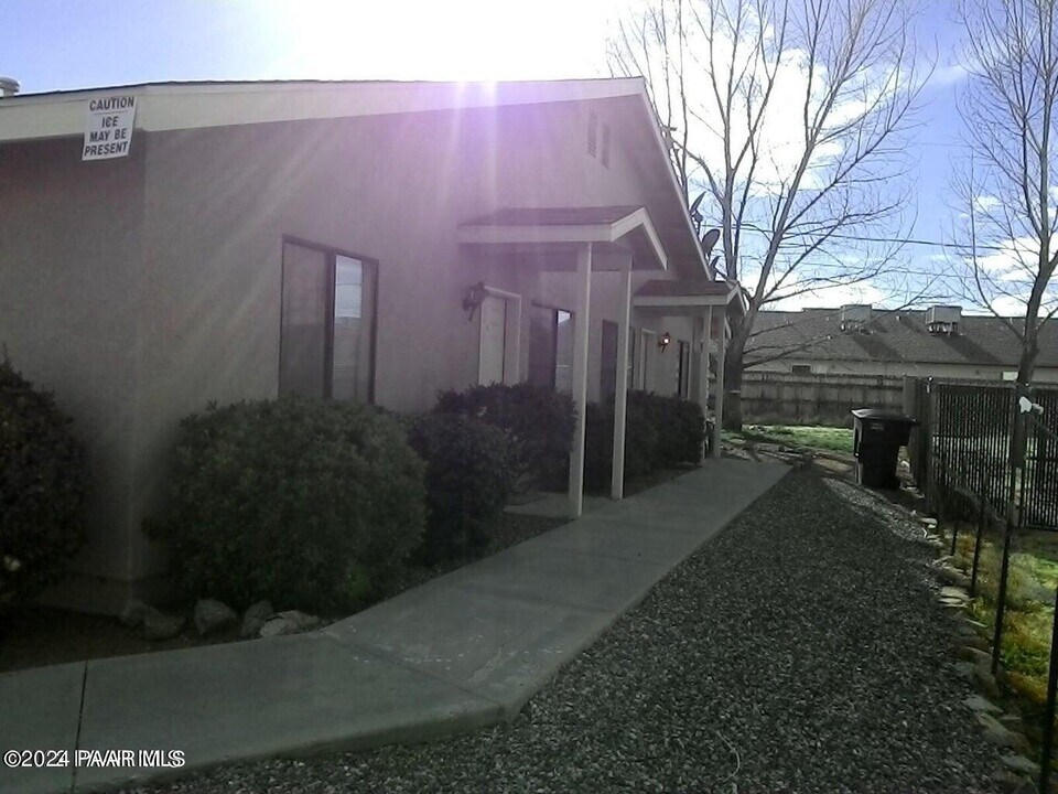 4716 N Robert Rd-Unit -C in Prescott Valley, AZ - Building Photo