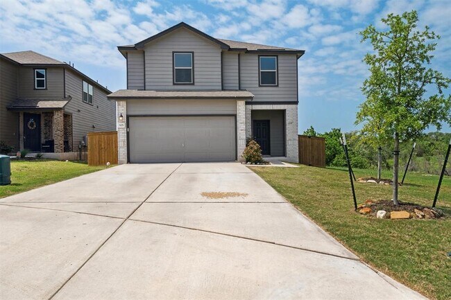 property at 925 Yellow Ribbon Trl