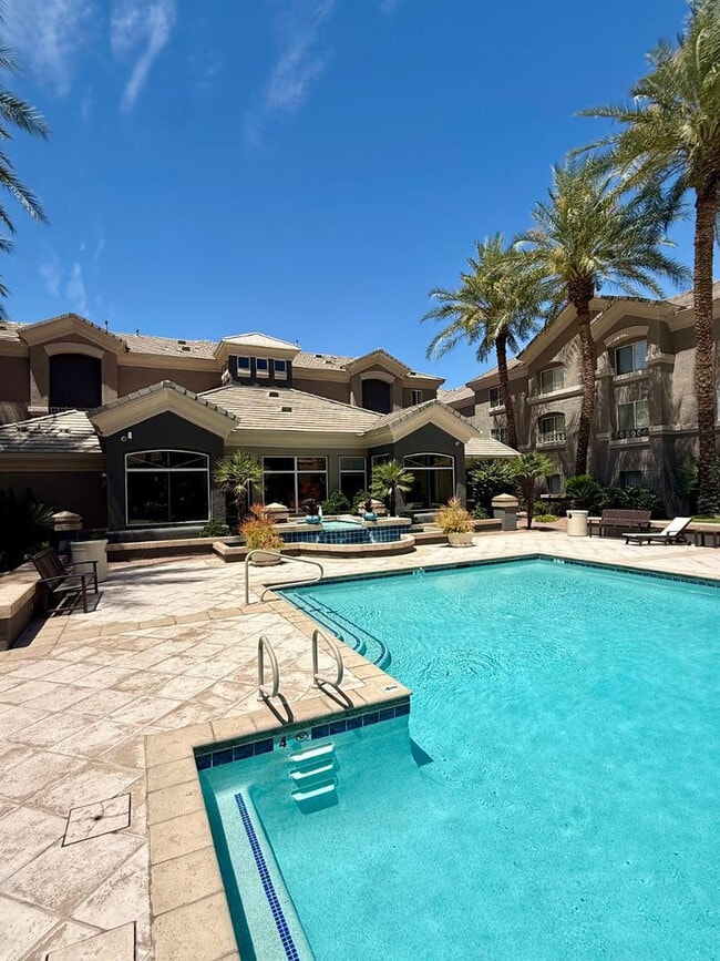 4455 E Paradise Vlg Pkwy S