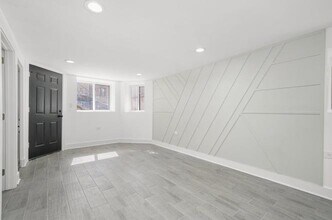 322 S Kostner Ave, Unit G in Chicago, IL - Building Photo - Building Photo