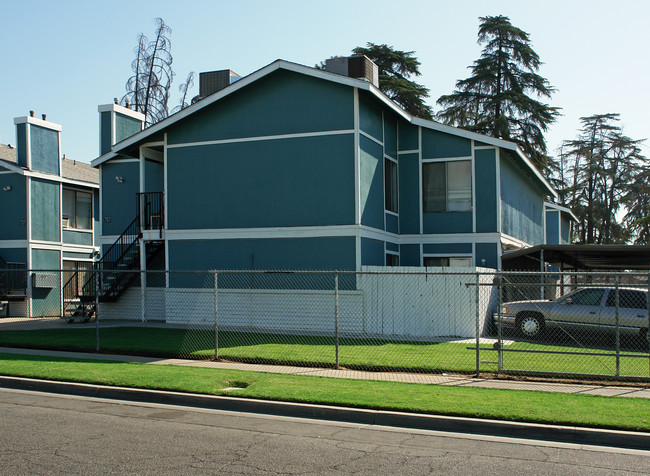 757 S Adler Ave in Fresno, CA - Foto de edificio - Building Photo