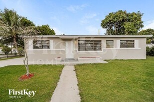 3751 NW 170th St in Miami Gardens, FL - Building Photo