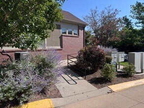 725 Roslyn St in Denver, CO - Building Photo - Building Photo