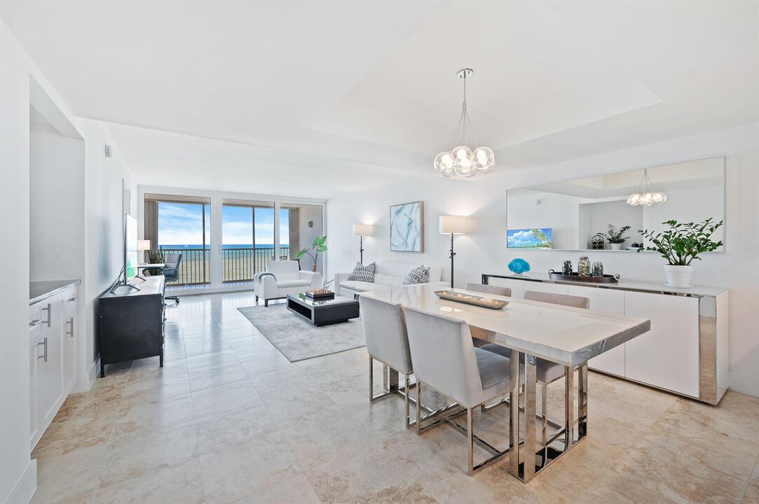 840 Ocean Dr, Unit 1105 in Juno Beach, FL - Foto de edificio