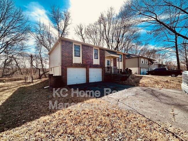 2600 NW Castle Dr in Blue Springs, MO - Building Photo - Building Photo