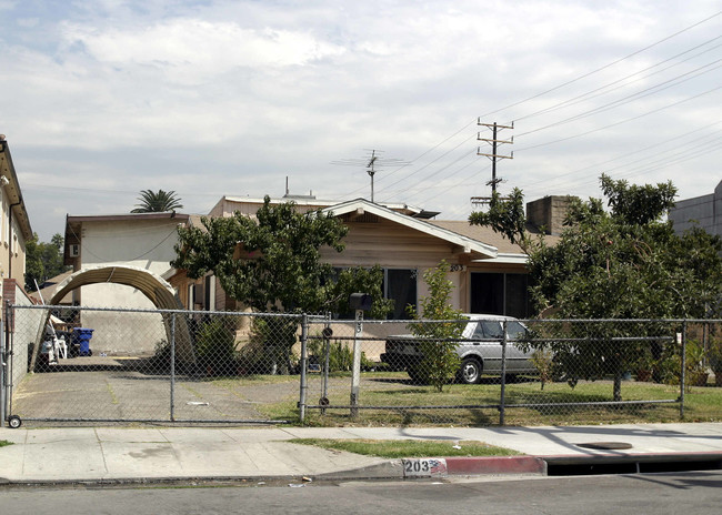 203 N Avenue 51 in Los Angeles, CA - Building Photo - Building Photo