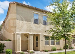 3524 S Posse Trail in Gilbert, AZ - Building Photo - Building Photo