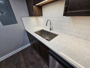 1960 S Xanadu Way in Aurora, CO - Foto de edificio - Building Photo