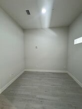 8226 NW 34th St, Unit S13 in Doral, FL - Building Photo - Building Photo