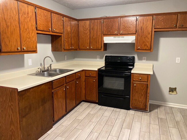 18 Countryside Dr in Jackson, TN - Building Photo - Building Photo