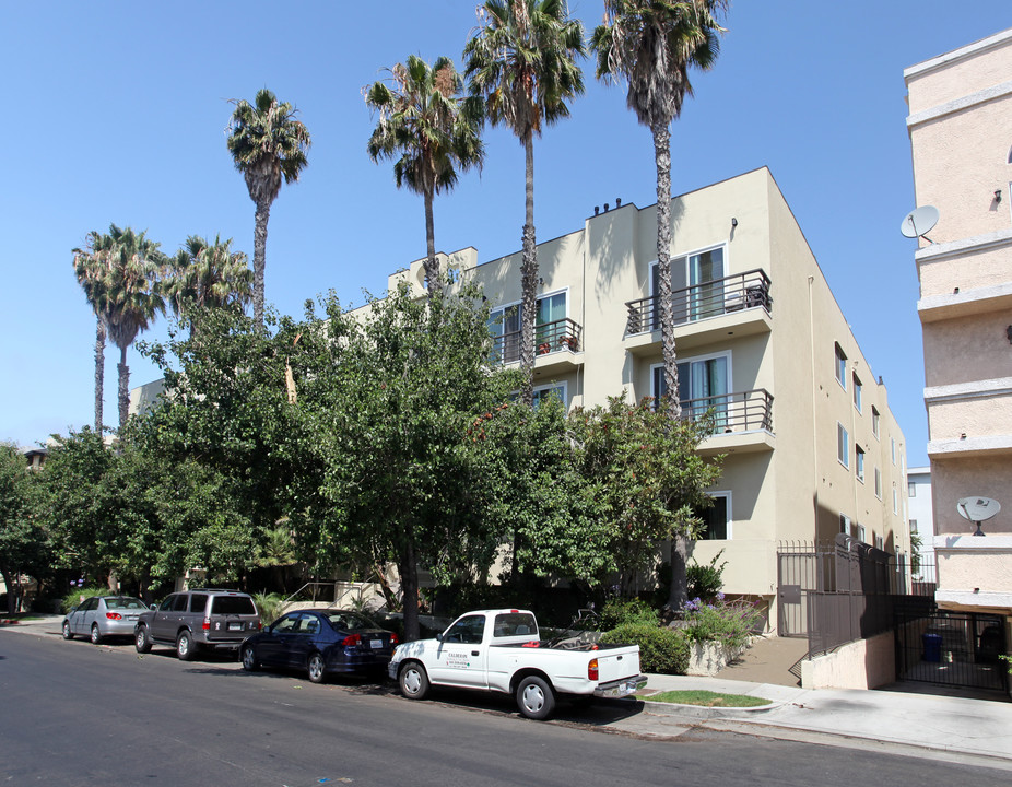 11949 Goshen Ave in Los Angeles, CA - Foto de edificio