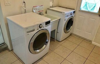 11 NE 17th Ave in Pompano Beach, FL - Foto de edificio - Building Photo